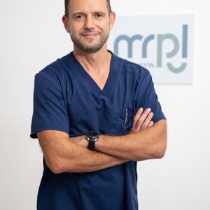 כירורגיית פה ולסתות - מומחה | ד"ר מיכאל אבא