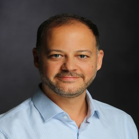 ד"ר פיראס פאהום