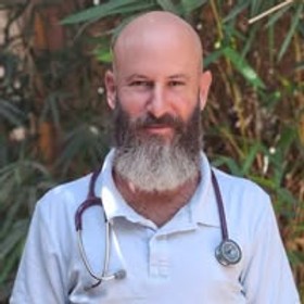 ד"ר תומר אגוזי - מרפאת השמורה לרפואה אינטגרטיבית