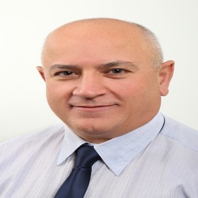 ד"ר עאדל אבו סאלח